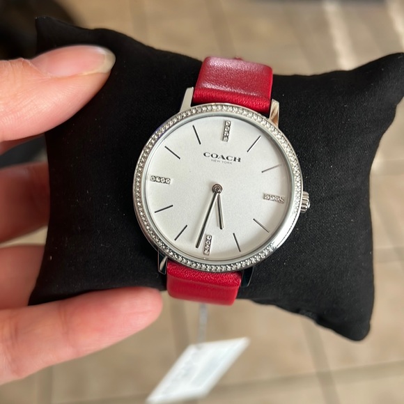 Beautiful ❤️ coach women watch - Picture 2 of 8